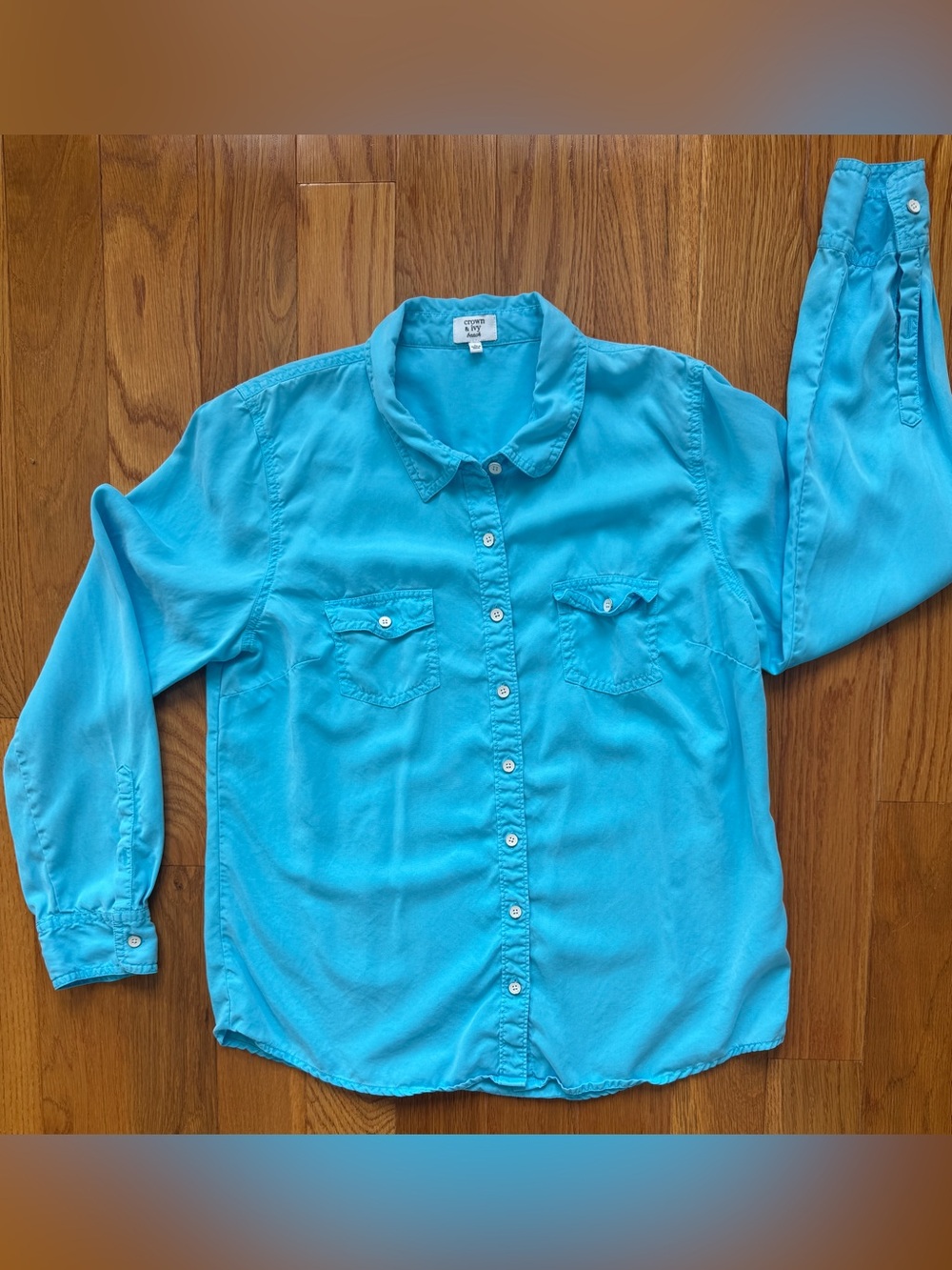 Crown & Ivy Beach Turquoise Shirt
